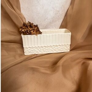 Cream Lace Godinger Porcelain‎ Dish